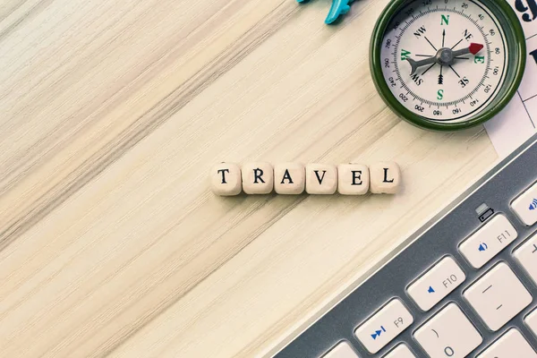 Mesa de escritório branco para conteúdo de viagem . — Fotografia de Stock