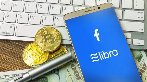 Libra Facebook и Bitcoin cryptocurrency для Libra Facebook co — стоковое фото