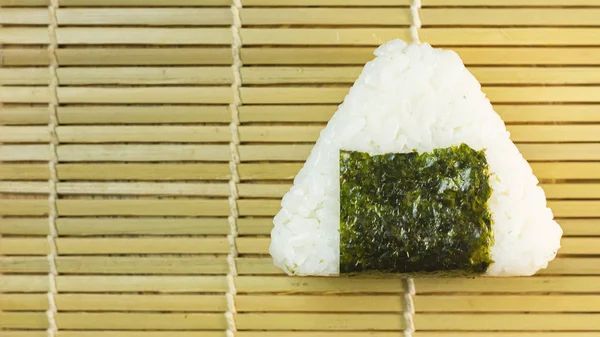 Gambar onigiri untuk konsep makanan Jepang . — Stok Foto