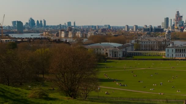 Canary Wharf a Royal Naval College, Greenwich, Londýn, Velká Británie — Stock video