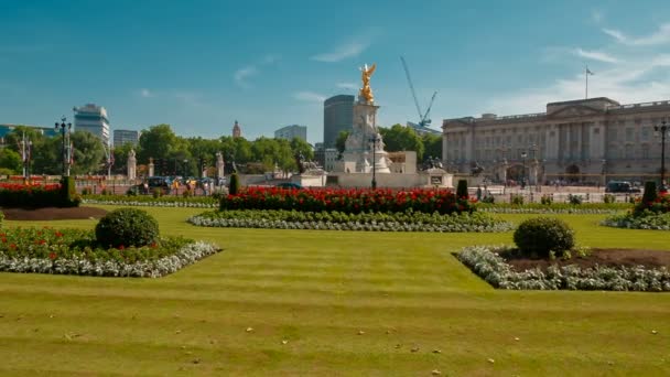 Buckingham Palace en Londres, Inglaterra, Reino Unido — Vídeo de stock