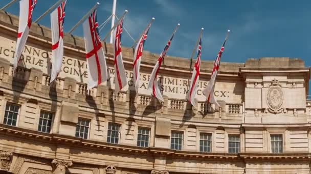 Admiralty Arch Londra, İngiltere, İngiltere'de — Stok video