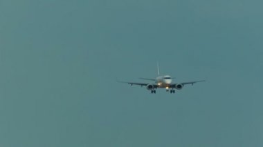 London City Havaalanı iniş uçak