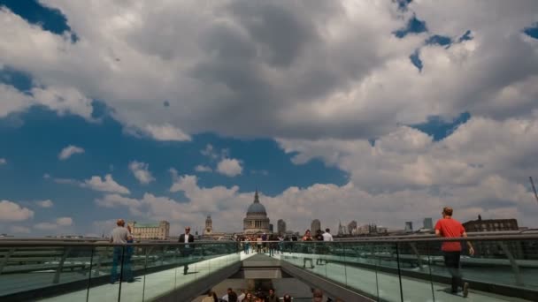 千禧桥, 伦敦, 英国, 英国 — 图库视频影像