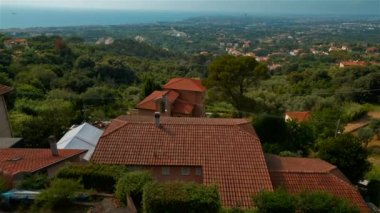 Geniş açılı görünüş Livorno, Toskana, İtalya yakın Montenero kutsal Montenero Livorno tepelerden Our Lady of Grace, Montenero için Tuscany hamisi adamış