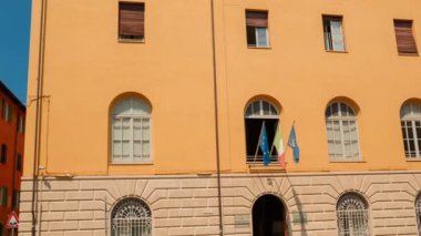 Pisa, 2018 - yaklaşık tarihi eski şehir ortaçağ ve Rönesans binaların güzel cephe sistemleri de dahil olmak üzere Pisa izleme atış. Pisa 20'den fazla tarihi kiliseler ve Ortaçağ Saraylar vardır