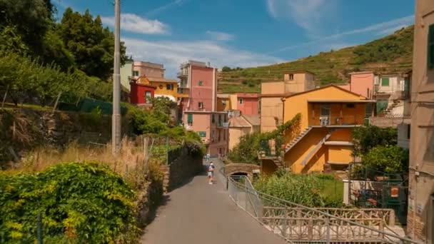 Riomaggiore, Cinque Terre, Лигурия, Италия — стоковое видео
