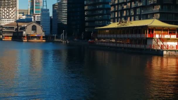 London Circa 2018 Bred Sköt Canary Wharf Och Millwall Dock — Stockvideo