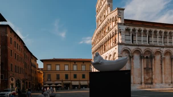 Lucca Circa 2018 Tournant Autour Piazza San Michele Dans Ville — Video