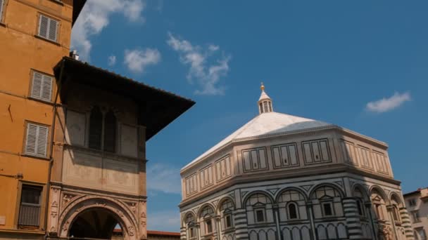 有名なフィレンツェの大聖堂 大聖堂 サンタ マリア フィオーレ大聖堂やドゥオーモ フィレンツェ Giottos カンパニールの映画のようなショット — ストック動画