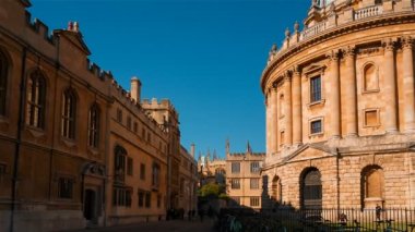 1737 Oxford, 2018 - yaklaşık Panning atış fotoğraf makinesinin Radcliffe, Oxford Üniversitesi, İngiltere'ye ait olduğu bina bir okuma odası inşa
