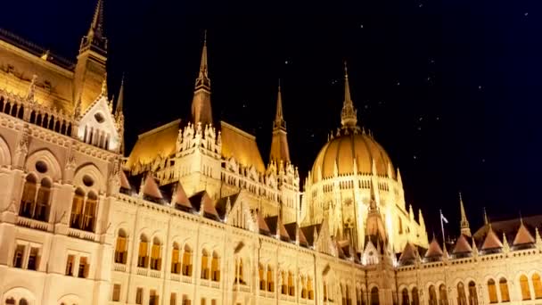 Ночной Снимок Здания Венгерского Парламента Культовой Достопримечательности Венгрии Популярного Места — стоковое видео