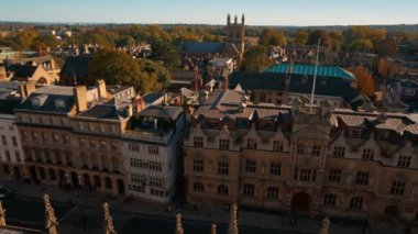 Oxford, 2018 - yaklaşık kırsal ve ünlü üniversite farklı üniversite binaları parçası gösteren Oxford şehir hava günbatımı atış