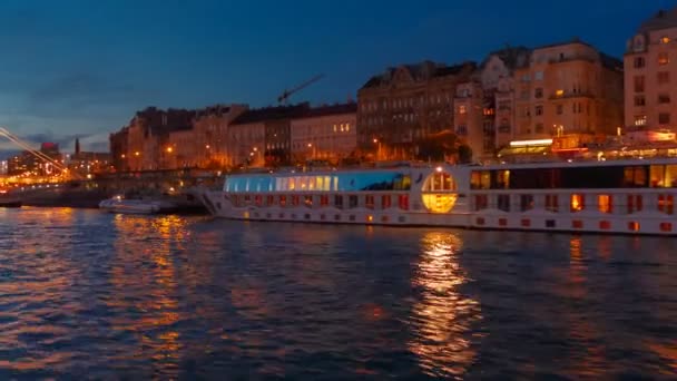 Budapest Circa 2018 Late Evening Boat Journey Danube River Elisabeth — Stockvideo