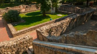 Atış bir Dominik kilise ve manastır Margaret Island kaydırma, Tuna Nehri Budapeşte, Macaristan'ın kalbinde bulunan