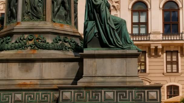 Vienna Circa 2018 Inclinazione Della Statua Francesco Ultimo Imperatore Del — Video Stock