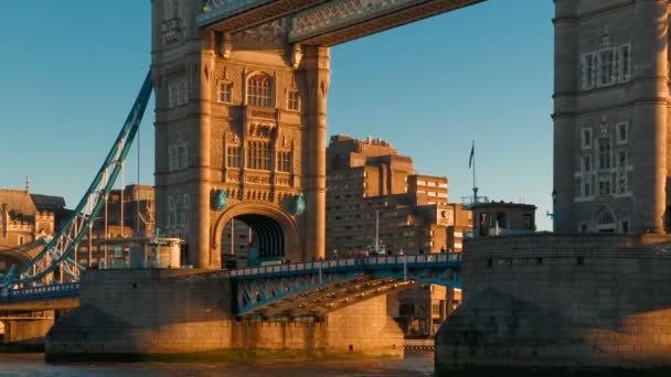 Tower Bridge, London, England, Großbritannien — Stockvideo