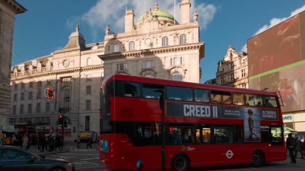 Piccadilly Circus, Londýn, Anglie, Velká Británie — Stock video