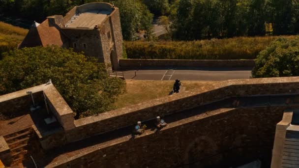 Taubenküste und Burg, kent, england — Stockvideo