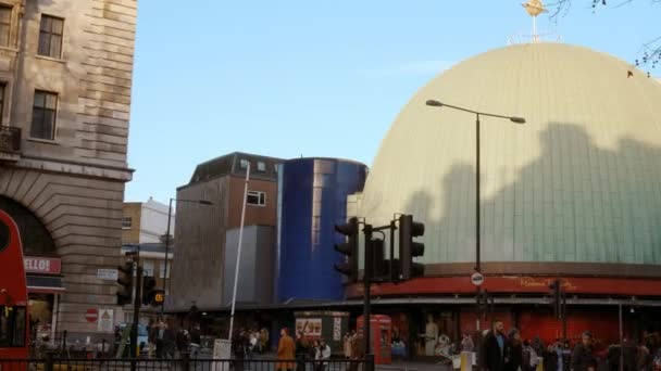 Madame Tussauds y Planetarium, Londres, Inglaterra, Reino Unido — Vídeo de stock