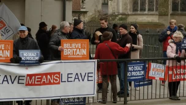 BREXIT - Apoiantes de licença em Westminster, Londres — Vídeo de Stock