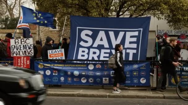 London Circa 2019 Slow Motion Shot Demonstrators Westminster London Banners — Stock Video