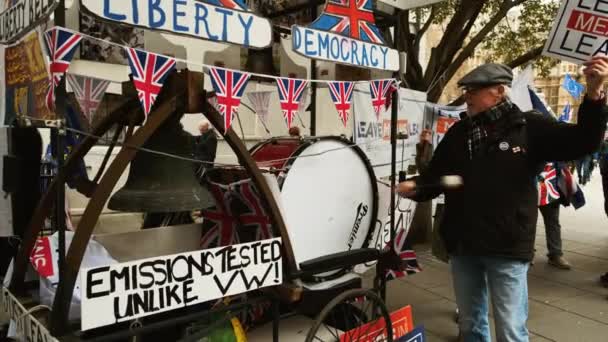 Brexit - ロンドン、ウェストミン スターのままサポーター — ストック動画