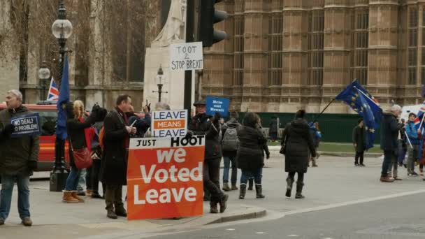 Názorově - příznivci dovolené v Westminster, Londýn — Stock video