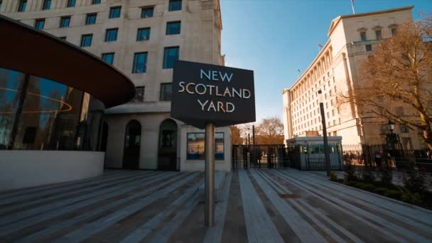 New Scotland Yard HQ, Londres, Inglaterra, Reino Unido — Vídeo de Stock