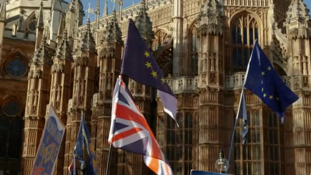 London Circa 2019 Close Shot Flags Waving Slow Motion Backdrop — Stok Video