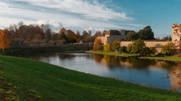 Maidstone Circa 2019 Lenta Toma Panorámica Del Castillo Medieval Leeds — Vídeo de stock