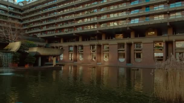 Barbican Centre, Londres, Inglaterra, Reino Unido — Vídeos de Stock