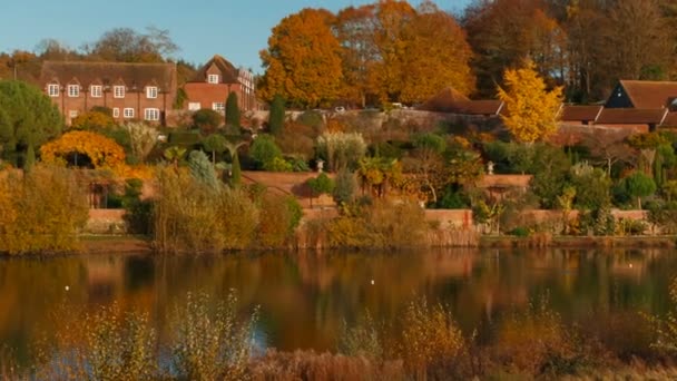 Schöne kent landschaft im herbst — Stockvideo