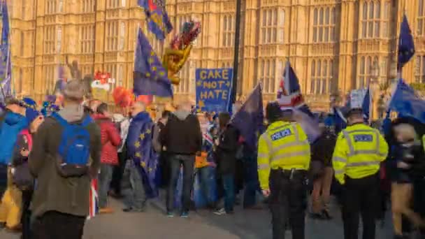 Brexit - υποστηρικτές υπέρ της ΕΕ στο Ουεστμίνστερ, στο Λονδίνο — Αρχείο Βίντεο