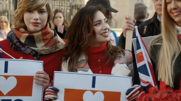 Brexit - Unterstützer in Westminster, London lassen — Stockvideo