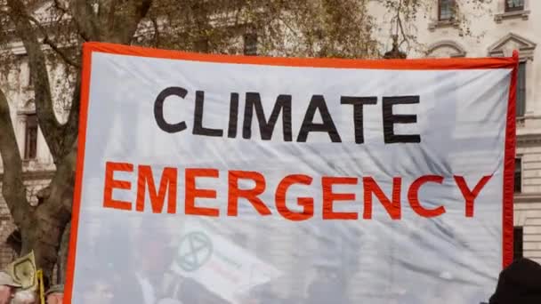 Demostración de rebelión de extinción del cambio climático en Londres, Reino Unido — Vídeo de stock