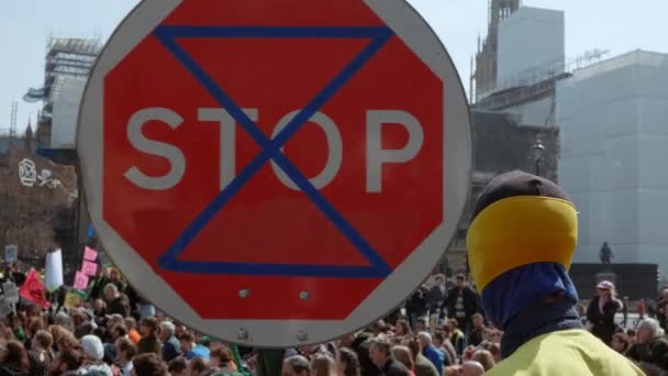 Manifestation sur la rébellion contre le changement climatique à Londres, Royaume-Uni — Video