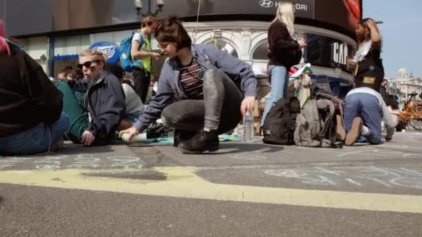 Klimaatverandering extinctie rebellie demonstratie in Londen, VK — Stockvideo