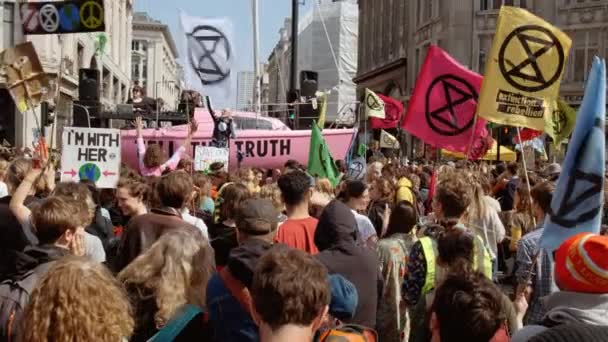 Klimaatverandering extinctie rebellie demonstratie in Londen, VK — Stockvideo