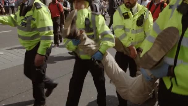 Demostración de rebelión de extinción del cambio climático en Londres, Reino Unido — Vídeos de Stock