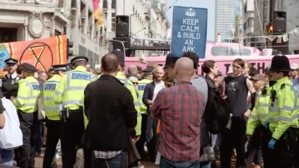 Klimatförändringarna utrotning uppror demonstration i London, Storbritannien — Stockvideo