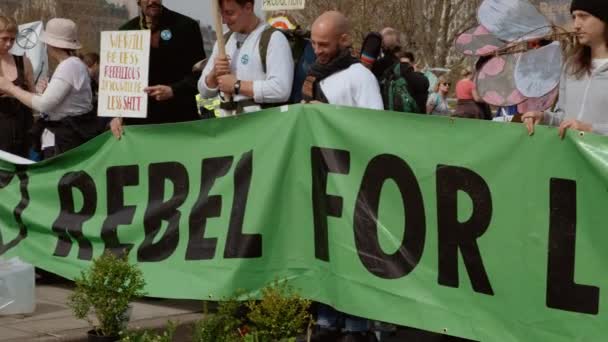 Demonstration der Rebellion gegen den Klimawandel in London, Großbritannien — Stockvideo