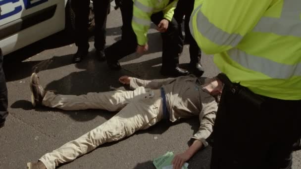 Demostración de rebelión de extinción del cambio climático en Londres, Reino Unido — Vídeos de Stock