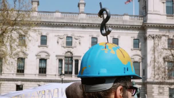 Demostración de rebelión de extinción del cambio climático en Londres, Reino Unido — Vídeos de Stock