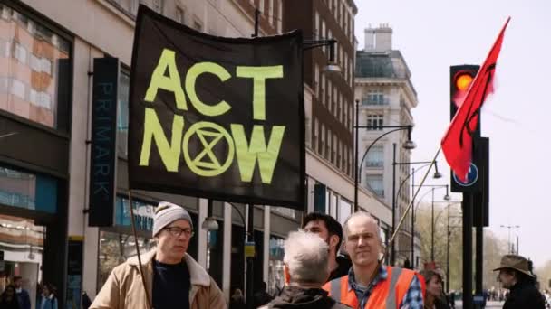 Demonstrația de extincție a schimbărilor climatice în Londra, Marea Britanie — Videoclip de stoc