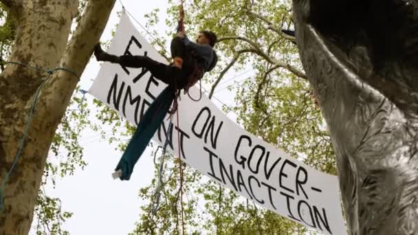 Demostración de rebelión de extinción del cambio climático en Londres, Reino Unido — Vídeo de stock