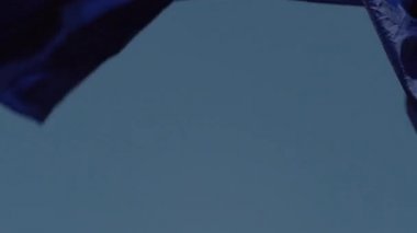 Ağır Çekimde Ab Bayrağı Sallanıyor