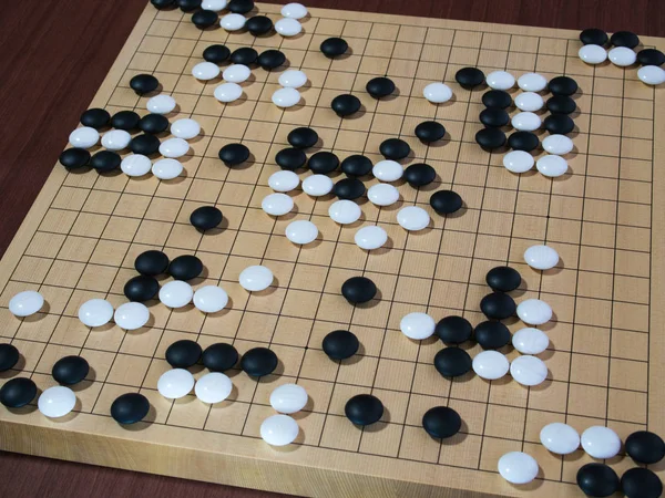 Go oyunun tüm dünyada zevk olduğunu.