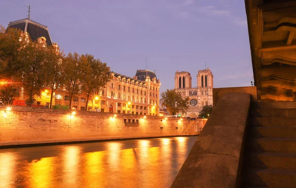 Catedral Católica Notre Dame Uno Los Monumentos Más Visitados París —  Fotos de Stock