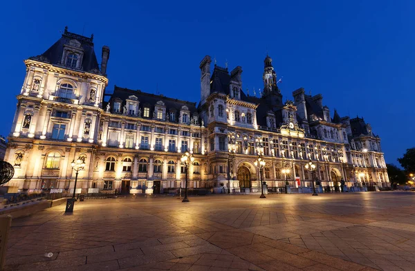 パリ市役所 夜にはパリ市庁舎のライトが点灯します フランス — ストック写真